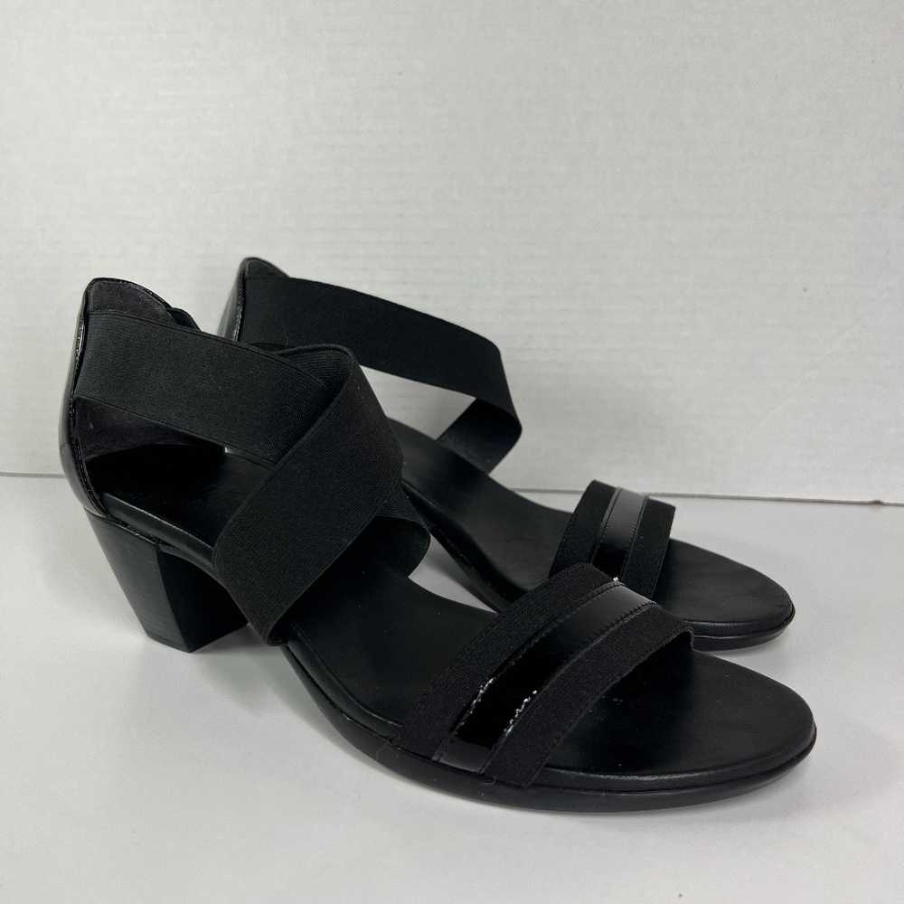 Munro American Black Strappy Heels